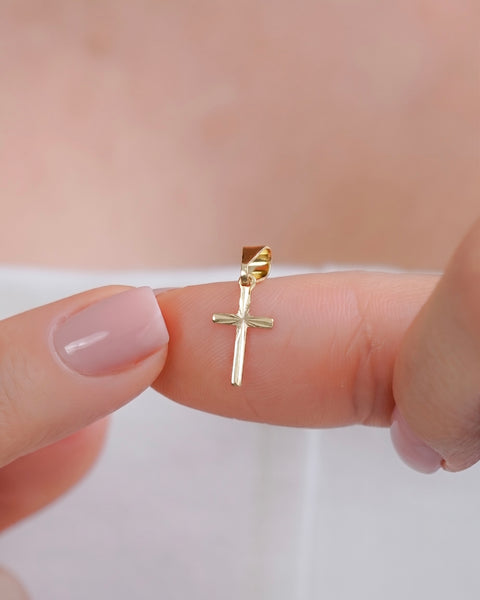 DIJE MINI CRUZ LISA PEQ 1.5CM