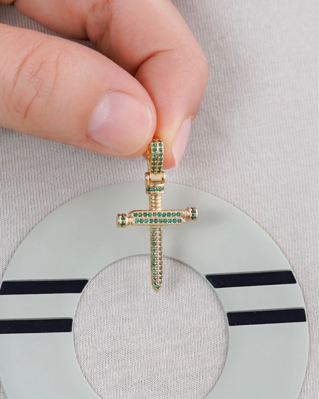 DIJE CLAVOS JESUS VERDE ESMERALDAS 3CM